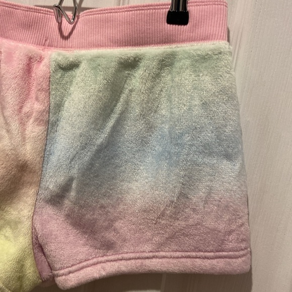 NWT Victoria’s Secret PINK Pastel Rainbow Velvet Fuzzy Shorts - Picture 8 of 14